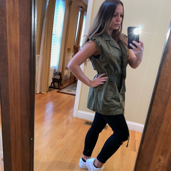 Green Vest - Picture 7 of 8